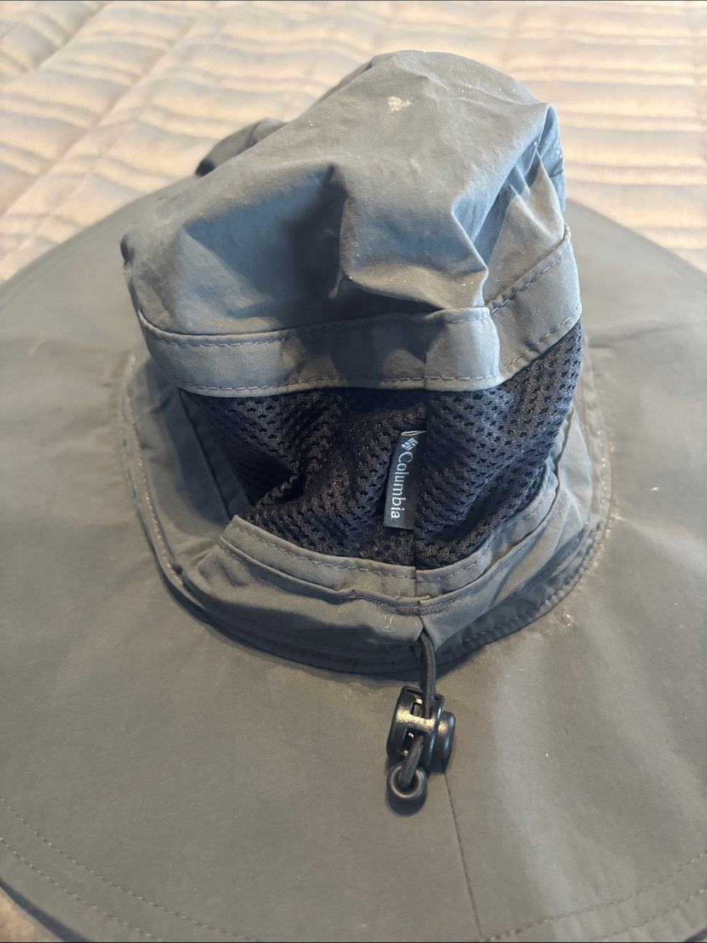Columbia Gray Wide-Brim Sun Hat with Mesh Vents - Picture 2 of 4